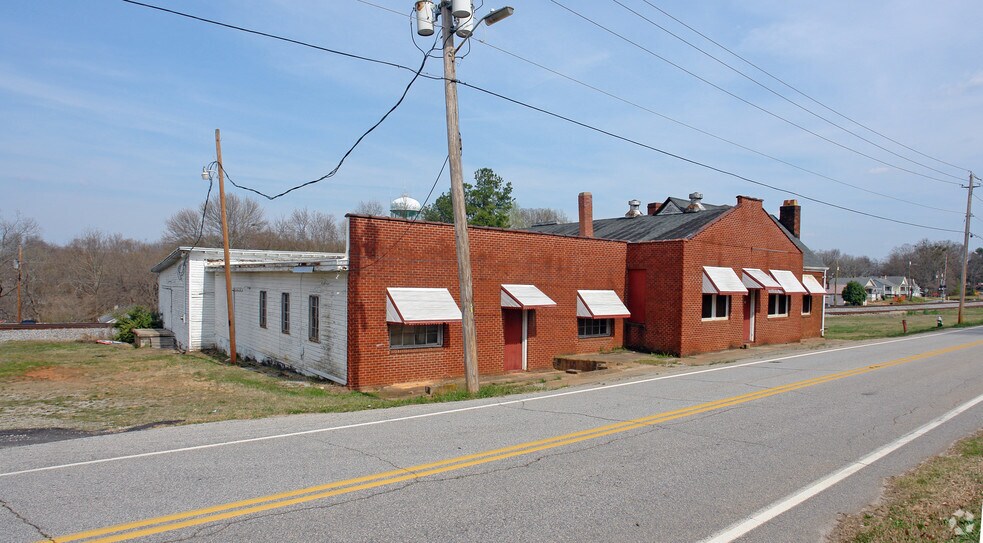 114 Cumberland Ave, Easley, SC à vendre - Photo principale - Image 1 de 2