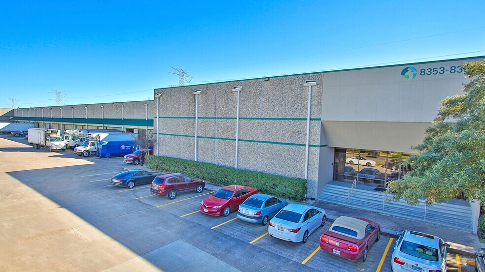8353-8399 Kempwood Dr, Houston, TX à louer - Photo du bâtiment - Image 2 de 4