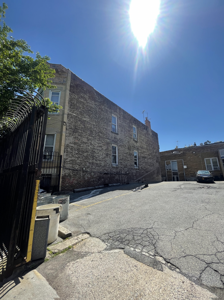 5922 70th Ave, Ridgewood, NY for sale - Building Photo - Image 2 of 9