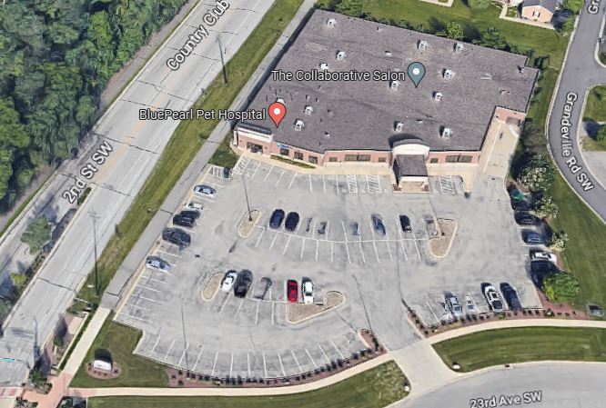 121 23rd Ave SW, Rochester, MN à vendre - Photo du bâtiment - Image 2 de 10