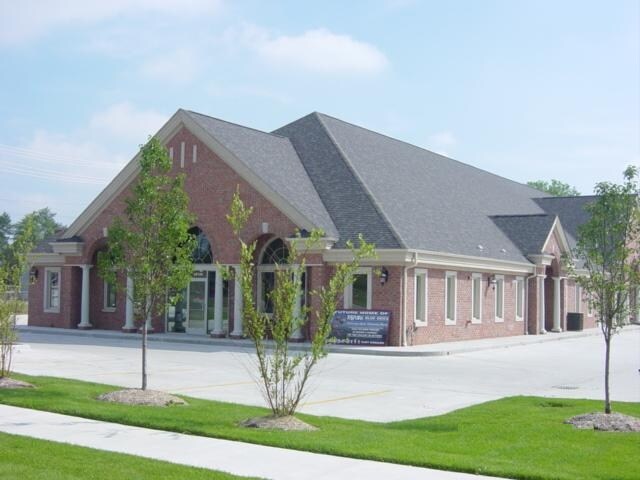 49086-49178 Van Dyke Ave, Shelby Township, MI for lease Primary Photo- Image 1 of 2