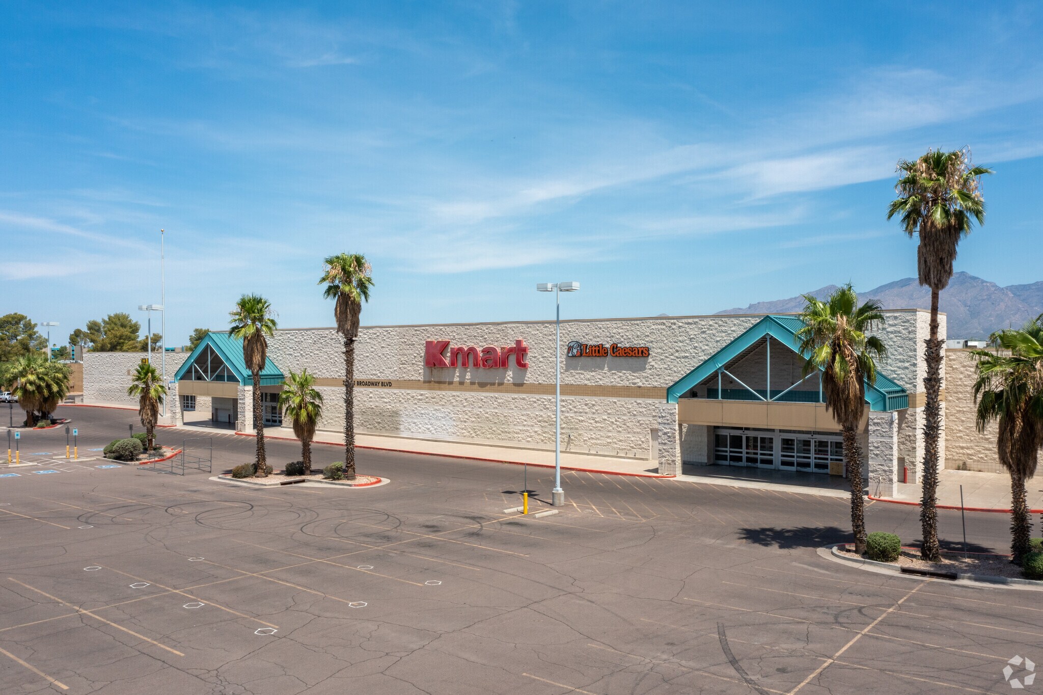 7055 E Broadway Blvd, Tucson, AZ for lease Building Photo- Image 1 of 6