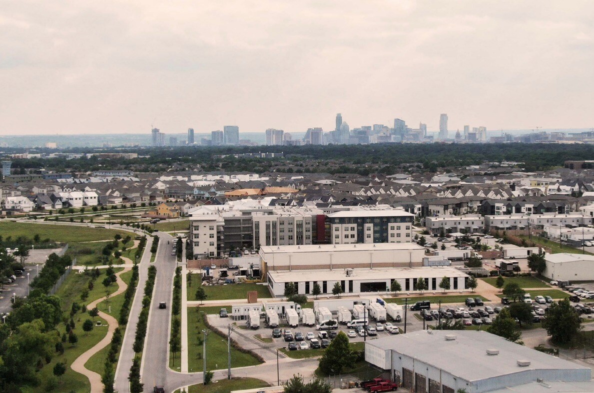 1901 E 51st St, Austin, TX à louer Photo du bâtiment- Image 1 de 12