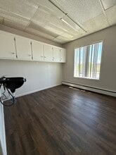 25701 N Lakeland Blvd, Cleveland, OH à vendre Photo intérieure- Image 1 de 3