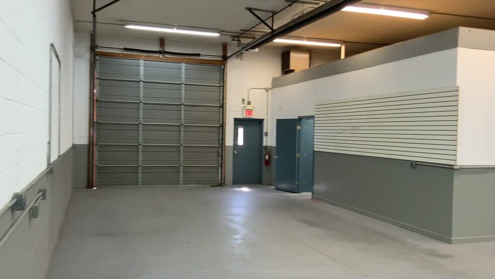 118 Sandy Dr, Newark, DE à louer - Vidéo sur l’inscription commerciale - Image 2 de 11