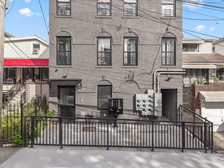 2740 Sexton Pl, Bronx, NY à vendre - Photo du bâtiment - Image 3 de 29