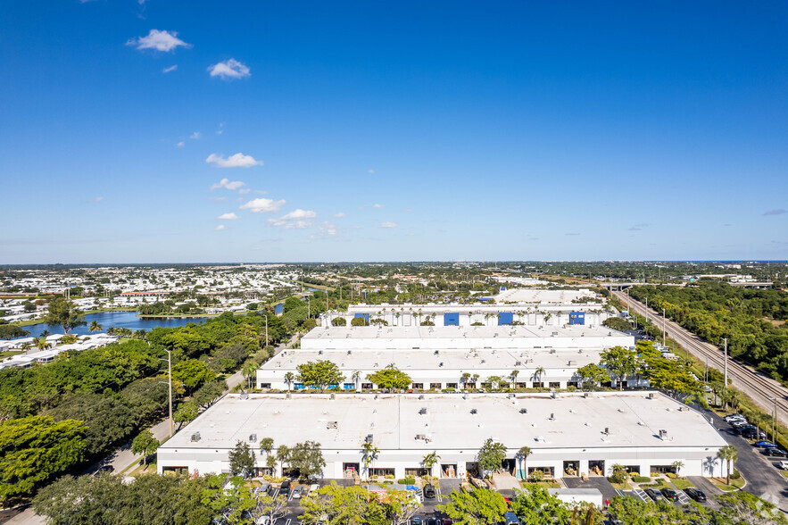 2000-2023 Corporate Dr, Boynton Beach, FL for lease - Building Photo - Image 3 of 6