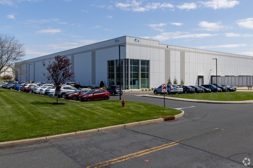 4 Aurora Dr, Cranbury, NJ for lease - Building Photo - Image 1 of 6