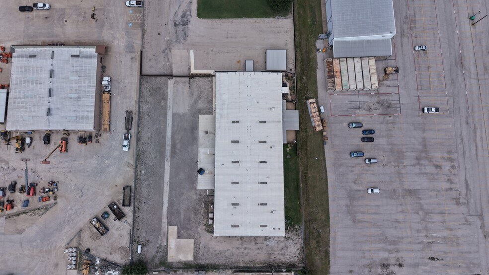 6850 N I 35, Waxahachie, TX à louer - Aérien - Image 3 de 9