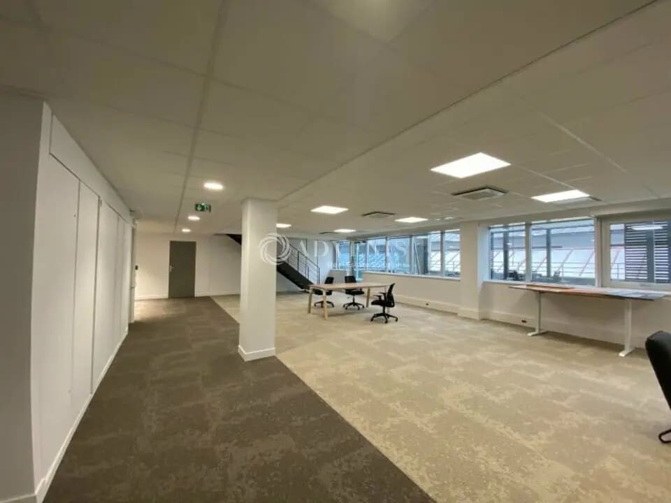 Bureau dans Issy-les-Moulineaux à louer Photo intérieure- Image 1 de 10