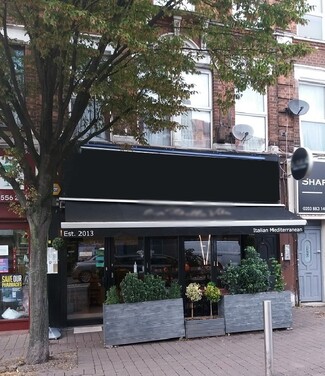 Plus de détails pour 853 High Road Leytonstone, London - Vente au détail à louer