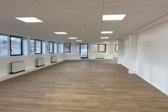 Boulevard Galliéni, Issy-les-Moulineaux for lease Interior Photo- Image 2 of 3