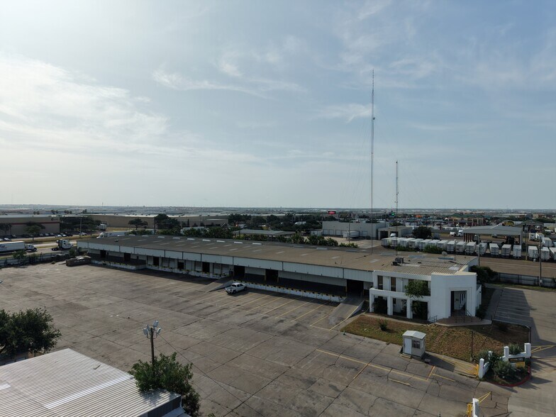 14103 Transportation Ave, Laredo, TX à louer - Photo du bâtiment - Image 2 de 7