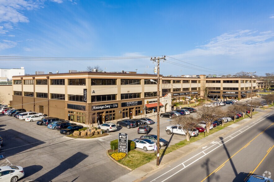 2002 Richard Jones Rd, Nashville, TN à louer - Photo du bâtiment - Image 1 de 15