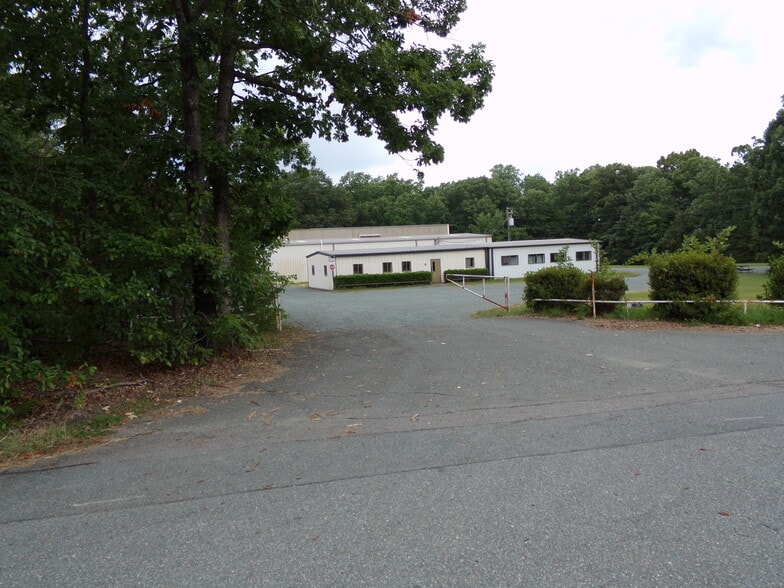 10380 James Madison, Zion Crossroads, VA à vendre - Photo du bâtiment - Image 2 de 4