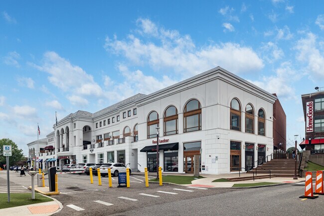 Plus de détails pour 8000 Cooper Ave, Glendale, NY - Commerce de détail à louer