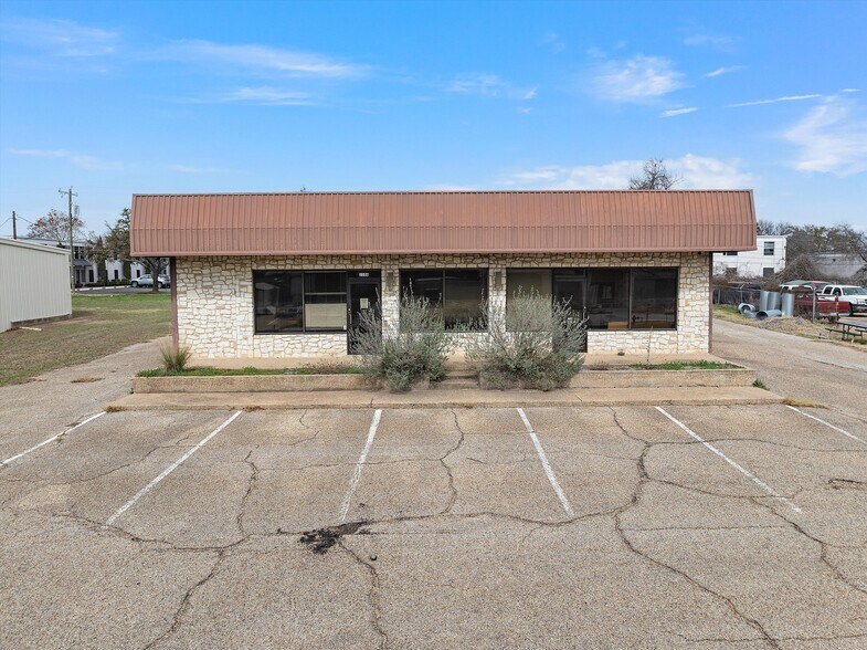 110 Post Office Dr, Hewitt, TX à louer - Photo du bâtiment - Image 1 de 6