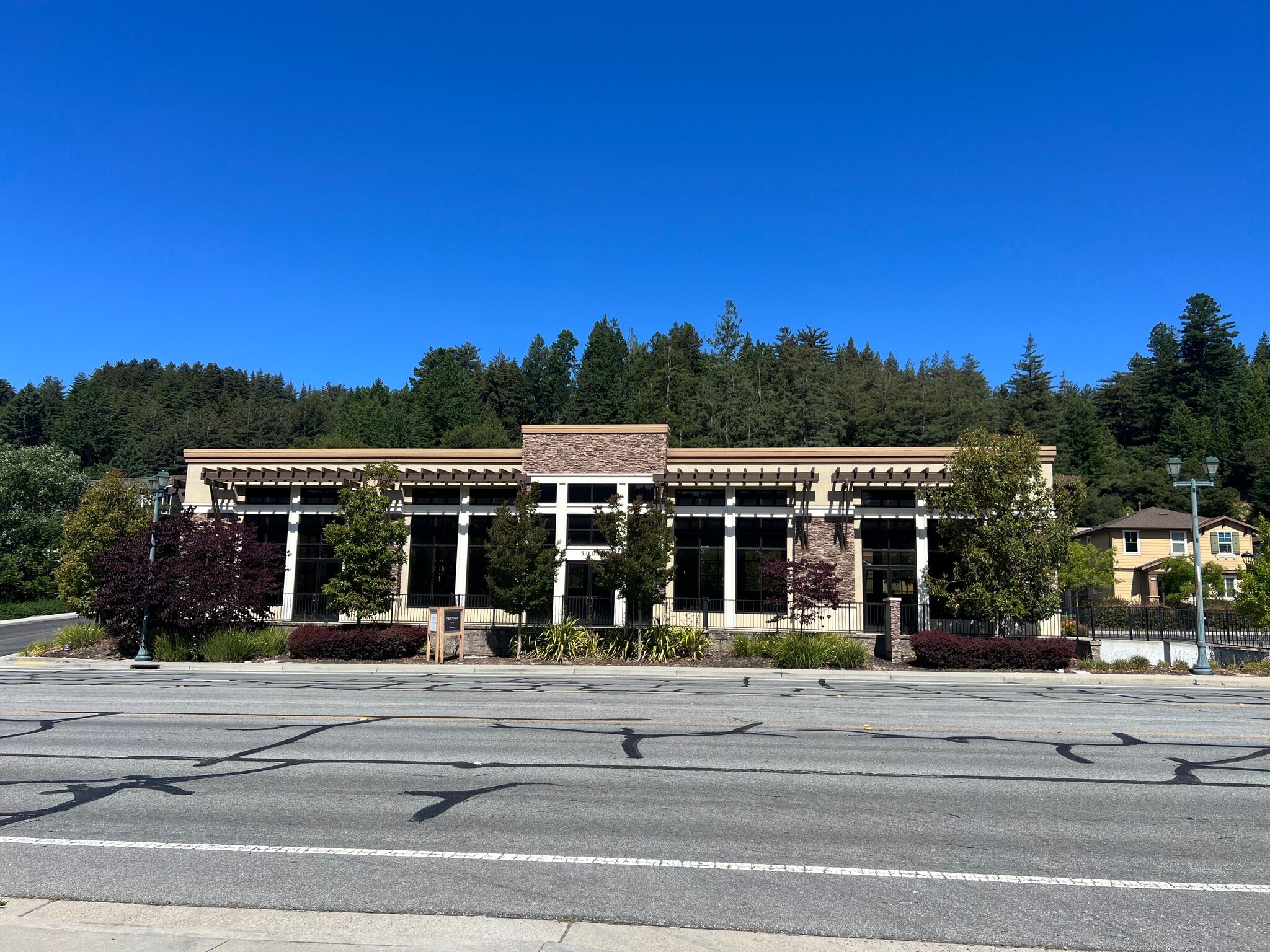 5011 Scotts Valley Dr, Scotts Valley, CA à louer Photo principale- Image 1 de 12