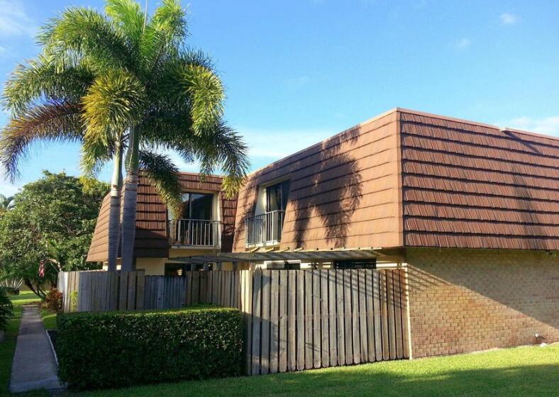1308 13th Ct, Palm Beach Gardens, FL à vendre - Photo principale - Image 1 de 2