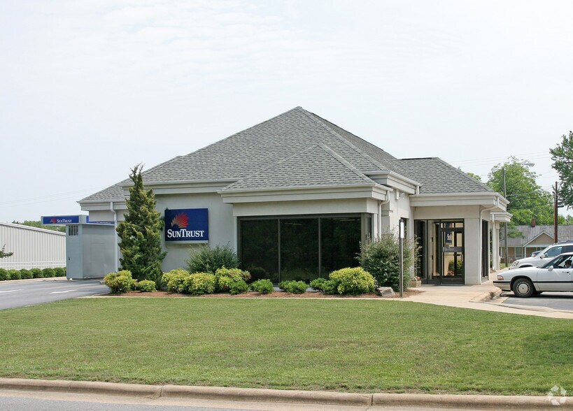 8401 Ivan St, Stokesdale, NC for lease - Primary Photo - Image 1 of 4