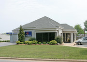 Former Bank Building - Restaurant avec service au volant