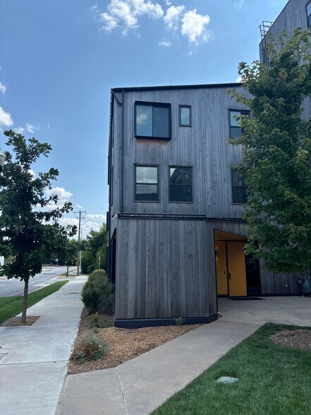 337 SE 3rd St, Bentonville, AR à louer - Photo du bâtiment - Image 3 de 61