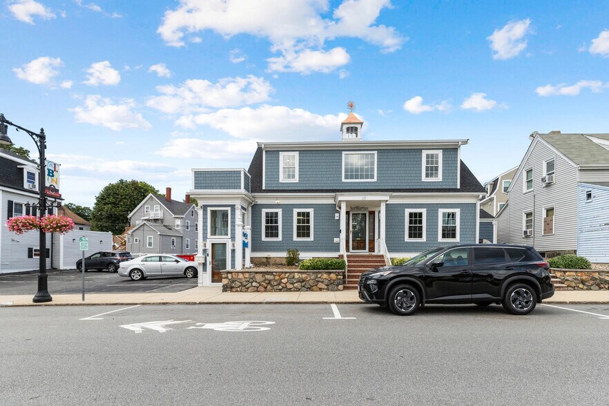 45 Albion St, Wakefield, MA à vendre - Photo du bâtiment - Image 2 de 10