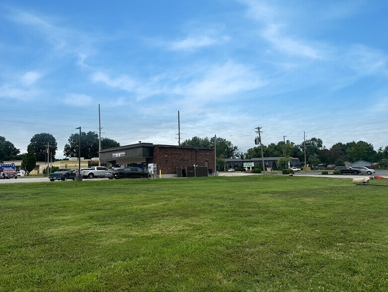 6678 Mexico Rd, Saint Peters, MO à vendre - Photo du bâtiment - Image 2 de 3