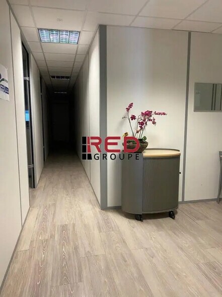 Bureau dans Gardanne à louer - Photo du bâtiment - Image 1 de 5