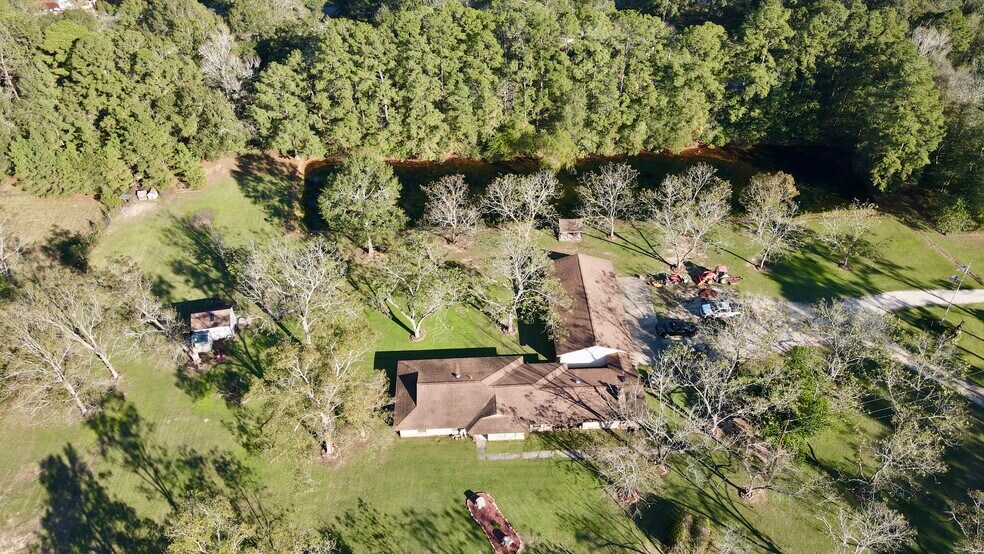 585 County Road 3796, Cleveland, TX à vendre - Photo du bâtiment - Image 1 de 5