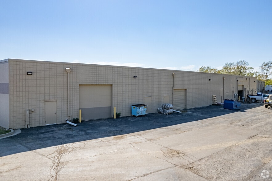 8248 NW 101st Ter, Kansas City, MO for lease - Building Photo - Image 3 of 18