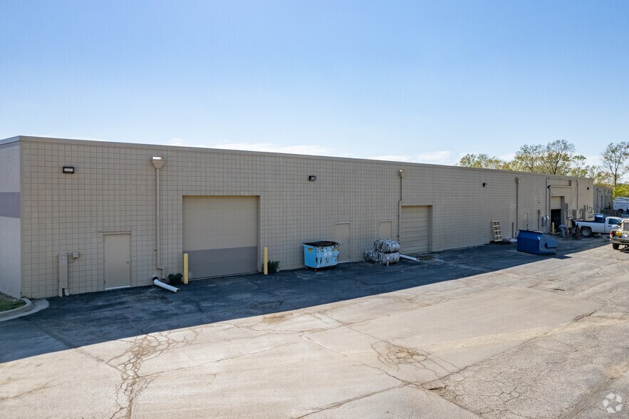 8248 NW 101st Ter, Kansas City, MO à louer - Photo du bâtiment - Image 3 de 18