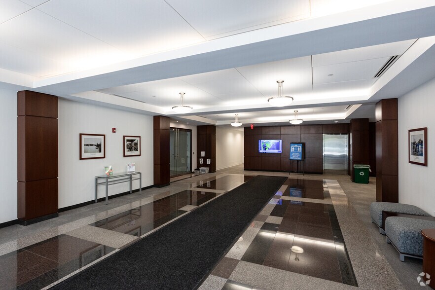 49 Bloomfield Ave, Mountain Lakes, NJ for lease - Lobby - Image 2 of 5