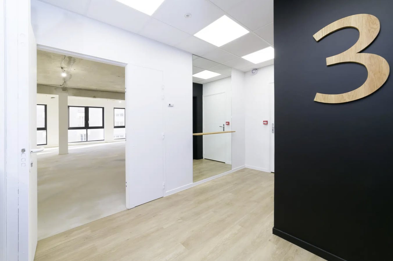 37 Rue Adam Ledoux, Courbevoie, HDS 92400 - Unit 1 -  - Interior Photo - Image 1 of 3