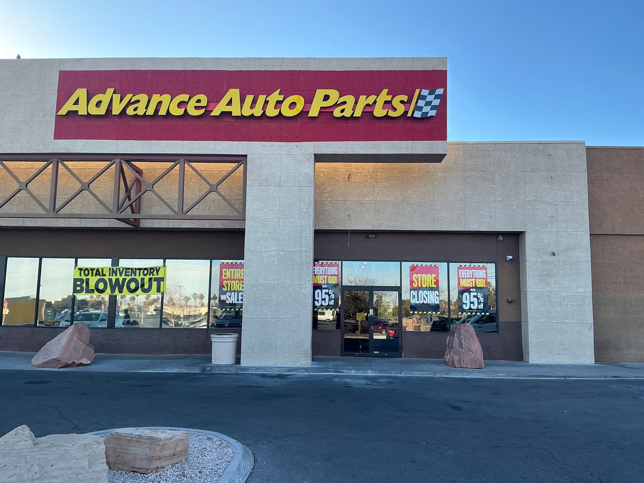 3055 E Tropicana Rd, Las Vegas, NV for lease Building Photo- Image 1 of 1