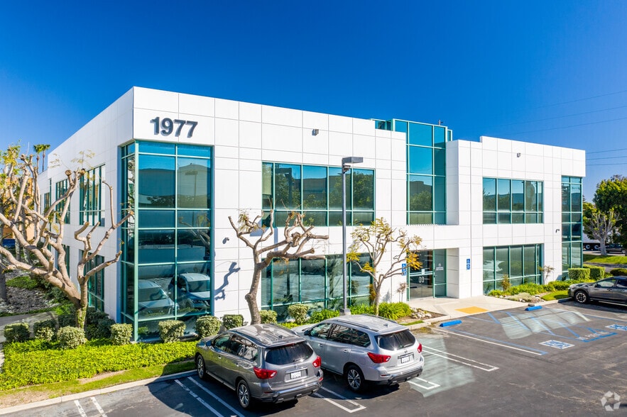 1977 W 190th St, Torrance, CA à louer - Photo principale - Image 1 de 4