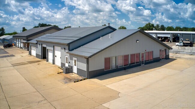 Plus de détails pour 2690 E Church St, Sandwich, IL - Industriel à louer
