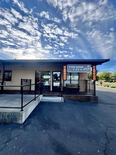 97 Natoma St, Folsom, CA à vendre - Photo du bâtiment - Image 3 de 7