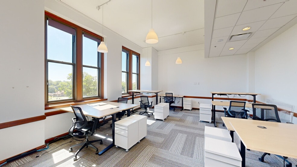 300 E 39th St, Kansas City, MO for lease - Matterport 3D Scan - Image 3 of 40