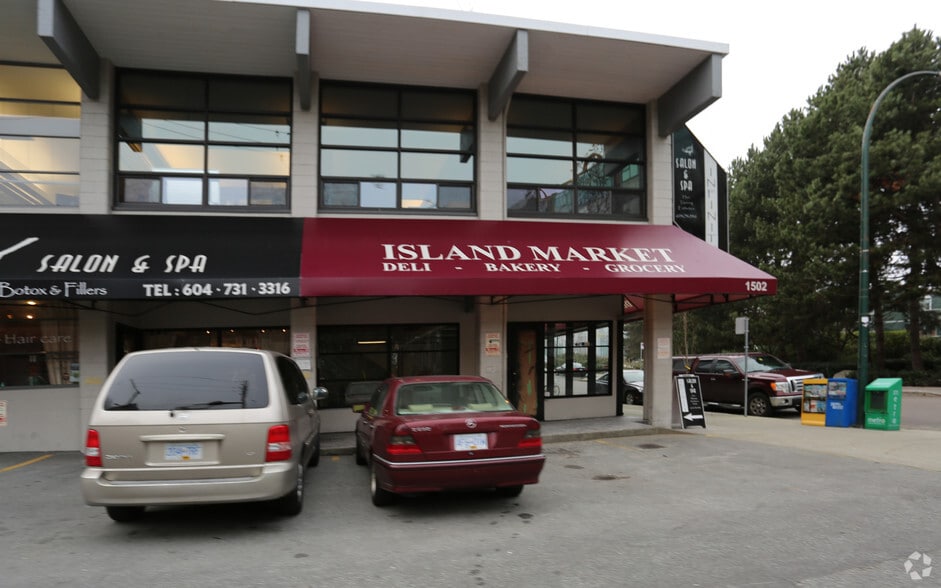 1502-1508 W 2nd Ave, Vancouver, BC à louer - Photo du bâtiment - Image 2 de 7