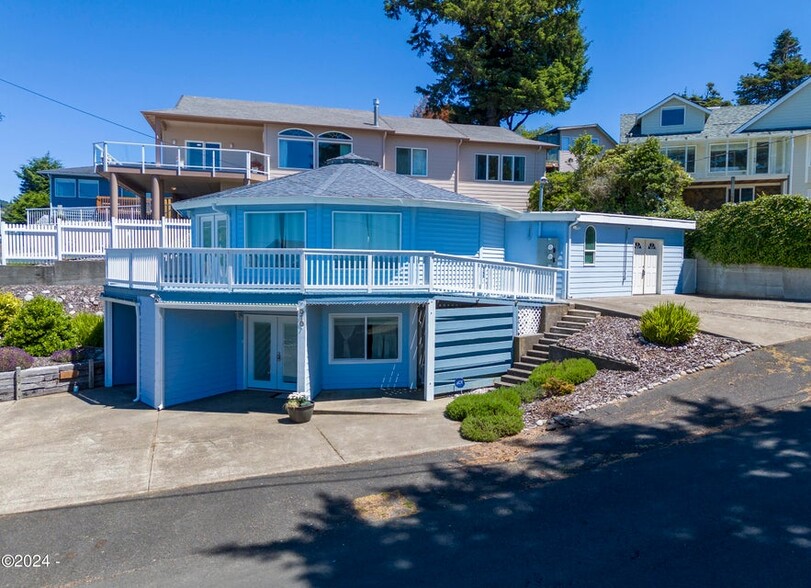 510 SW Coast Ave, Depoe Bay, OR à vendre - Photo principale - Image 1 de 22