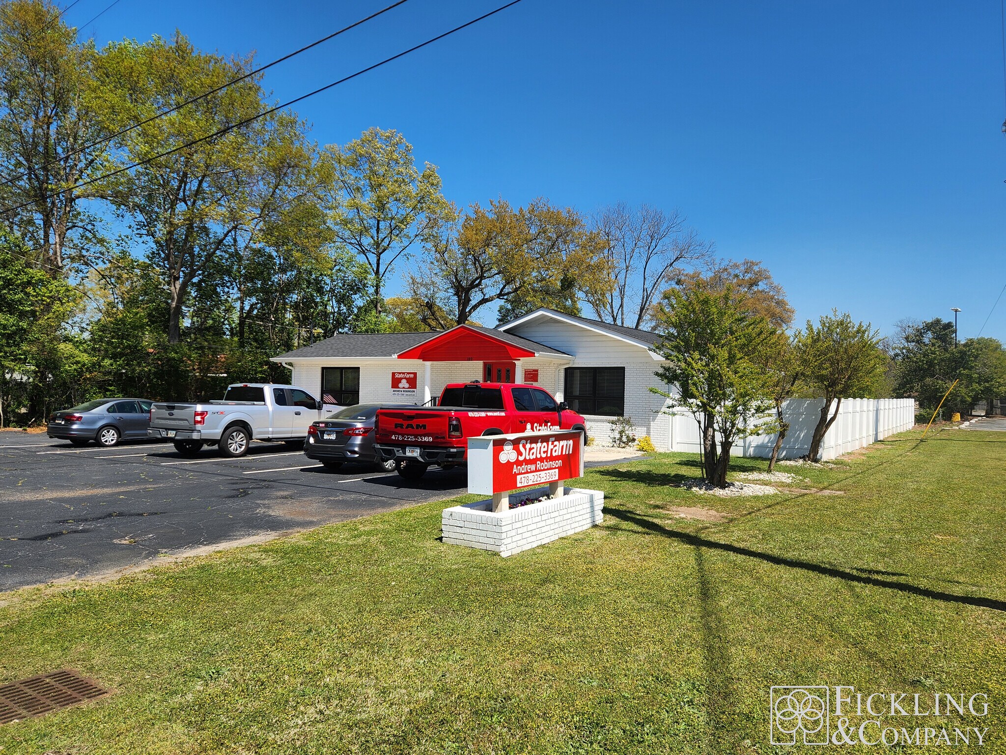 102 Lois Dr, Warner Robins, GA à vendre Photo du bâtiment- Image 1 de 14