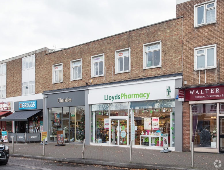 92a-92b Station Rd, Addlestone à vendre - Photo principale - Image 1 de 6