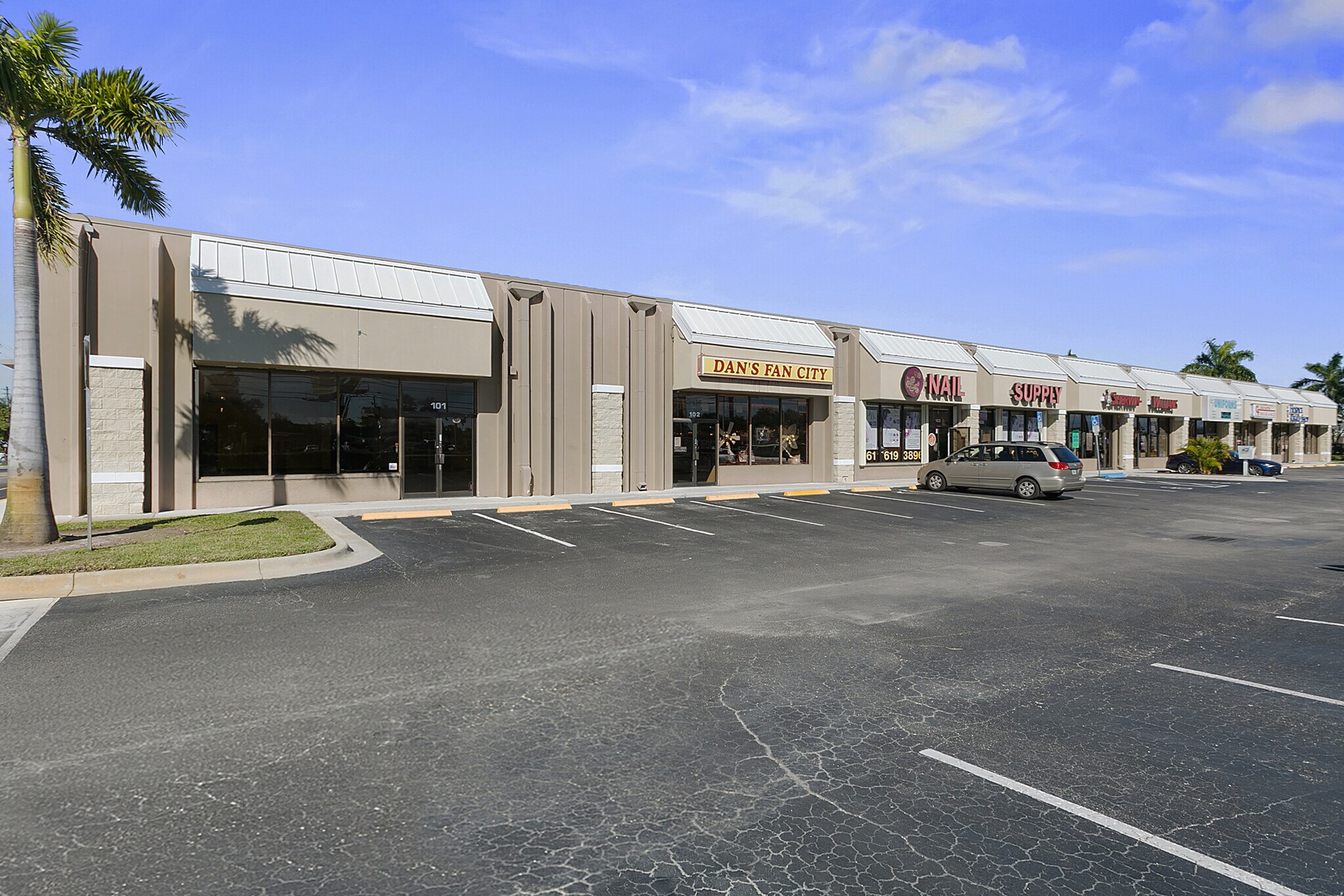 4833 Okeechobee Blvd, West Palm Beach, FL à louer Photo du bâtiment- Image 1 de 6