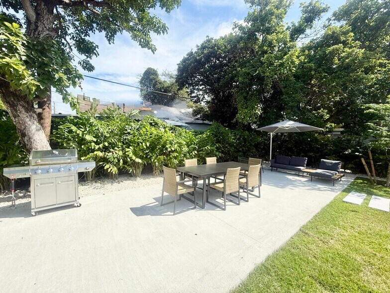 243 NW 32nd St, Miami, FL à vendre - Photo du bâtiment - Image 3 de 20