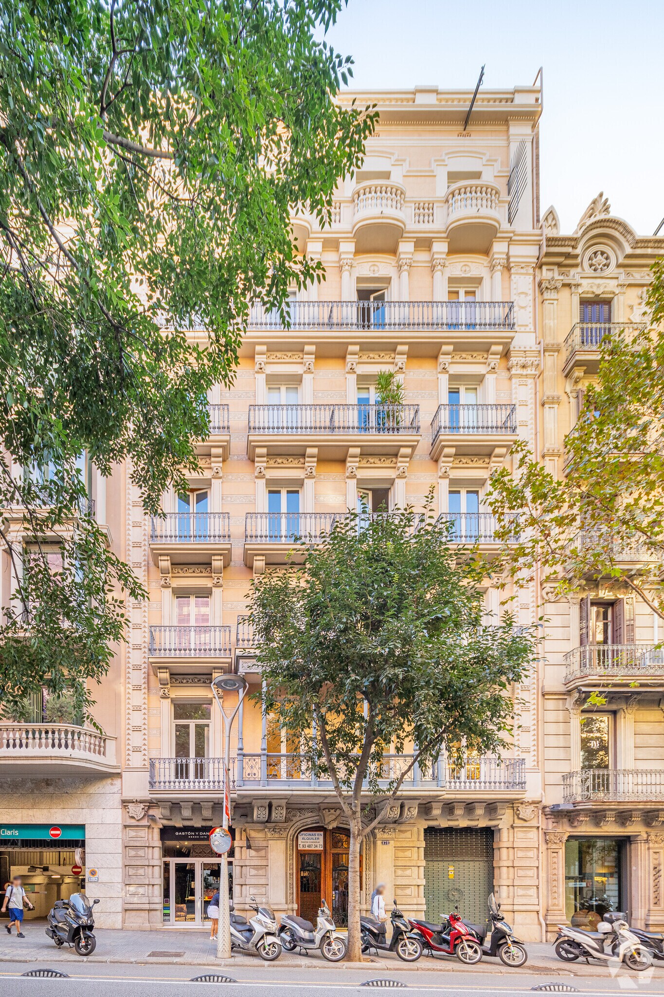 Carrer de Pau Claris, 172, Barcelone, Barcelona à louer Photo du bâtiment- Image 1 de 3