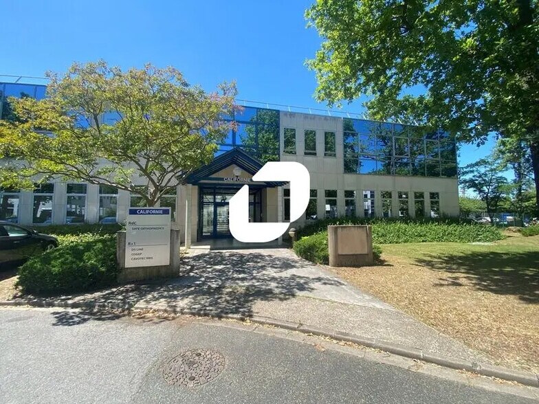 Office in Éragny for lease - Building Photo - Image 1 of 11