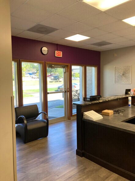 3225 W Truman Blvd, Jefferson City, MO à louer - Photo intérieure - Image 3 de 8