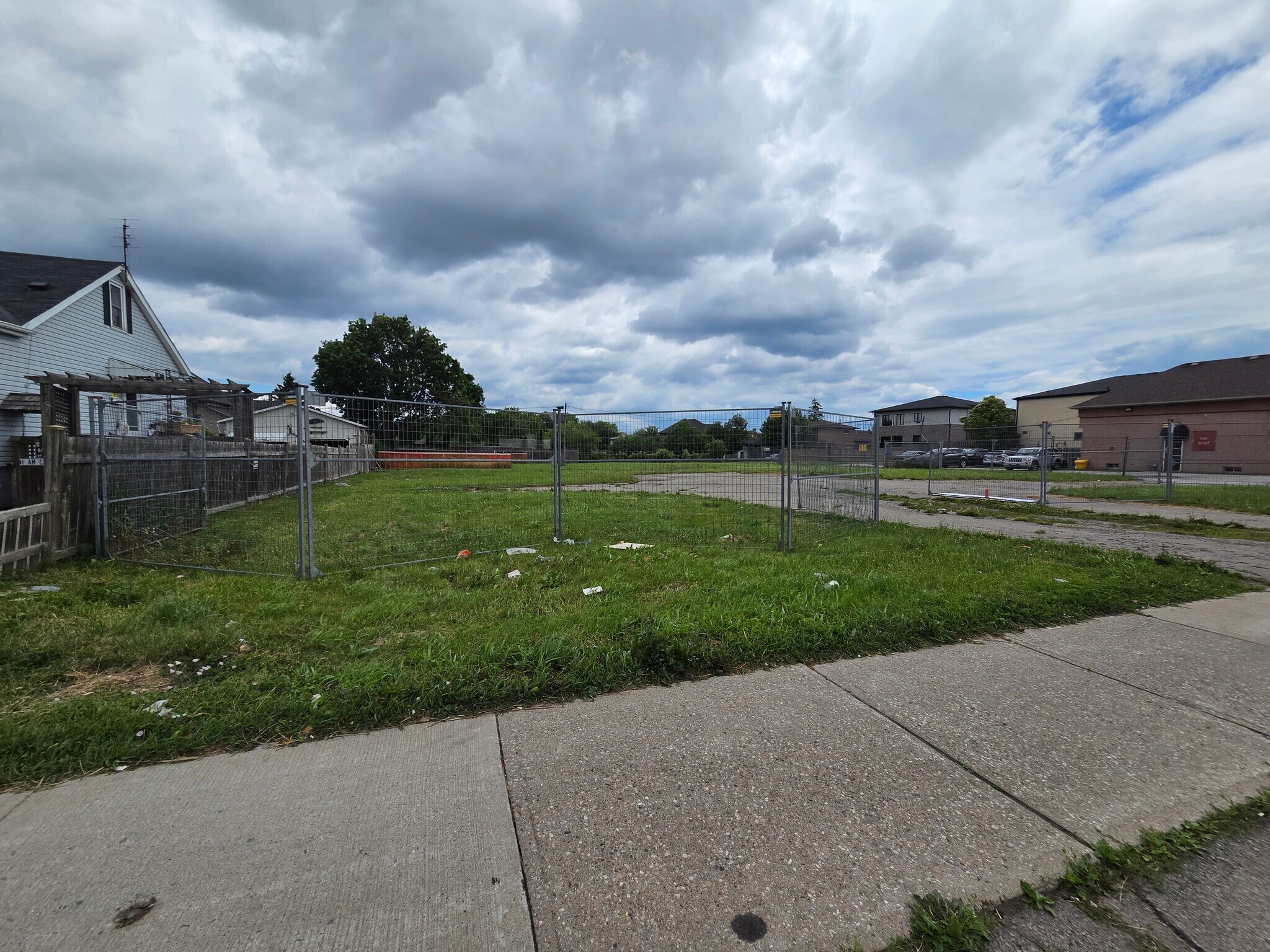 423 Hwy-8, Stoney Creek, ON for sale Building Photo- Image 1 of 3