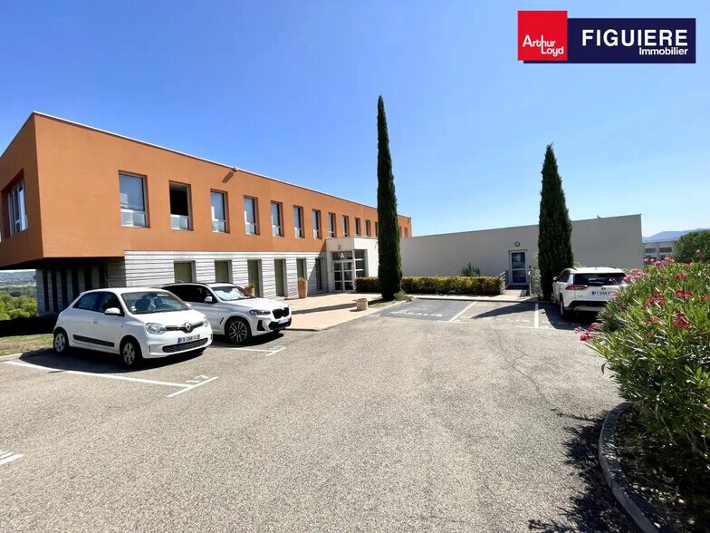 220 Rue Denis Papin, Aix-en-Provence à louer - Photo du bâtiment - Image 2 de 7